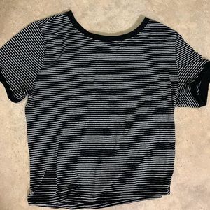 SIZE SMALL STRIPED TEE